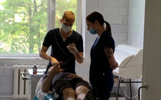 У школяра перелом щелепи і струс мозку: на сина відомого шоумена напали у Запоріжжі