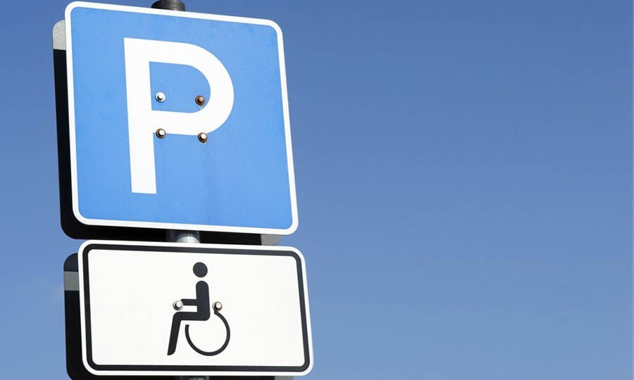 Паркомісця для осіб з інвалідністю: вимоги Мінрегіону