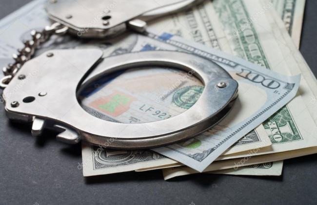 Невідомі вимагали та отримали $100 тисяч від посадовця Мінекології: подробиці