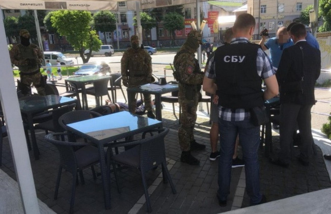 $240 тисяч вимагали рекетири у фермера на Вінниччині: відео