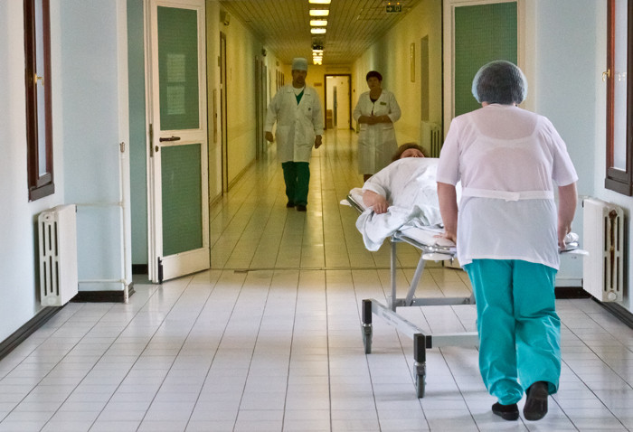В украинских больницах появятся новые должности медиков: известны обязанности