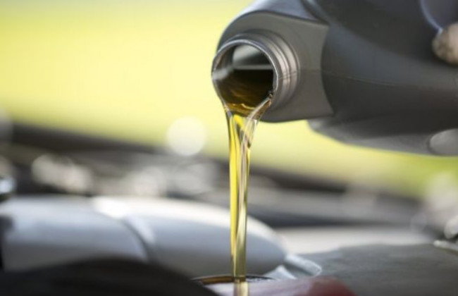 Британцы создали моторное масло из жевательной резинки и старых деревьев