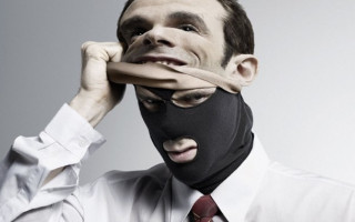 Аферисты в Киеве шантажировали чиновника компроматом: есть видео