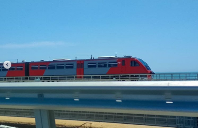 Крымский мост: оккупанты пустили первый поезд, есть фото