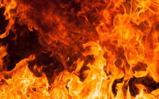 В Киеве горела многоэтажка: жуткие кадры