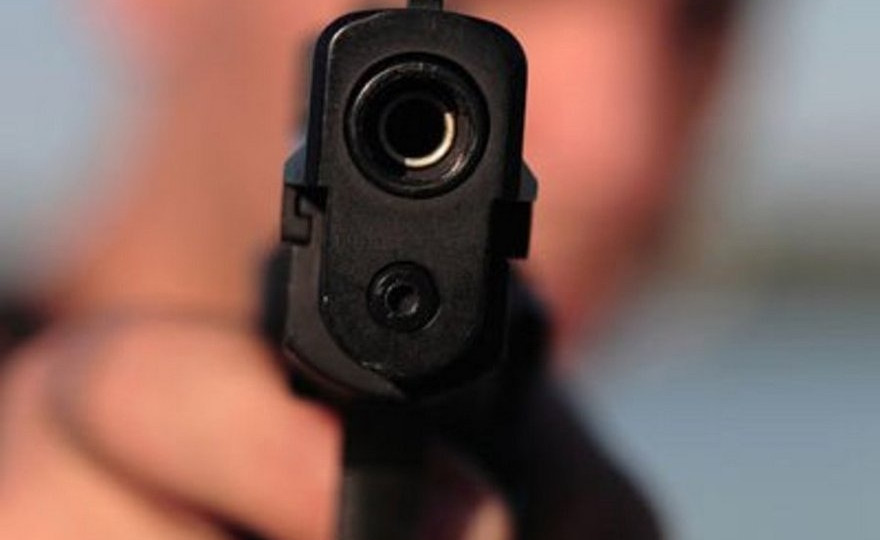 Трагедія у Запоріжжі: чоловік застрелив дружину на очах у дитини