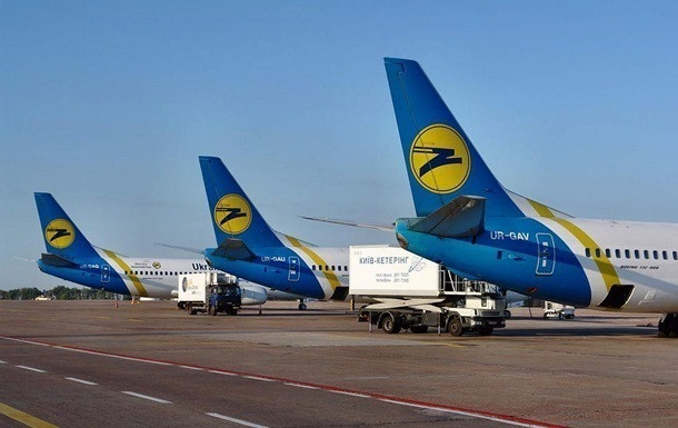 МАУ попала в очередной скандал: авиакомпания обманула пассажиров на 800 евро