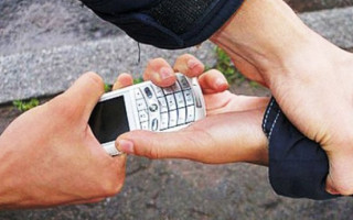 Зухвале пограбування 12-річної дівчинки: суд виніс вирок копу-нападнику