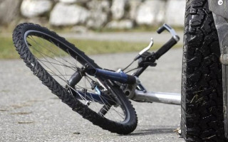 В Виннице автомобиль скорой помощи сбил 14-летнюю школьницу на переходе