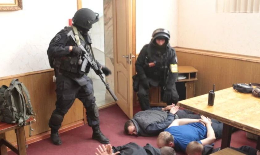 Зухвалу банду шахраїв затримали у Києві