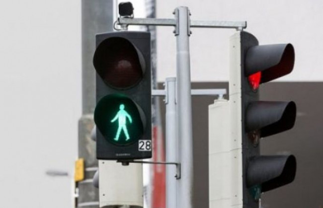 Светофоры научились узнавать пешеходов