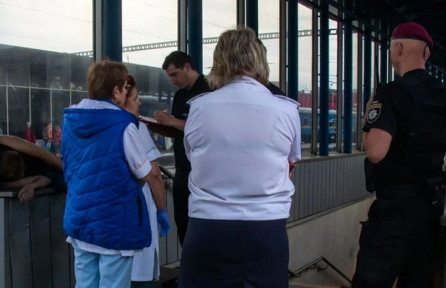 В Киеве на вокзале нашли мертвым мужчину с билетом на поезд: что известно