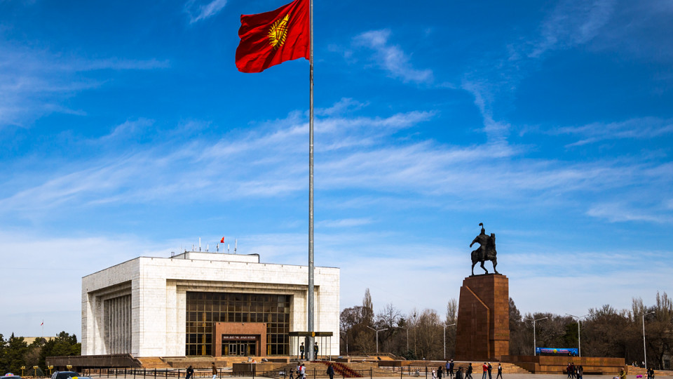 За добровольные родительские взносы директоров киргизских школ будут увольнять