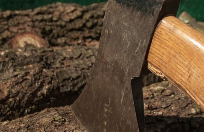 Трагедия в Днепре: женщину зарубили возле собственной квартиры