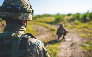 В Украине ввели большие штрафы за ношение камуфляжа и наград: есть подробности