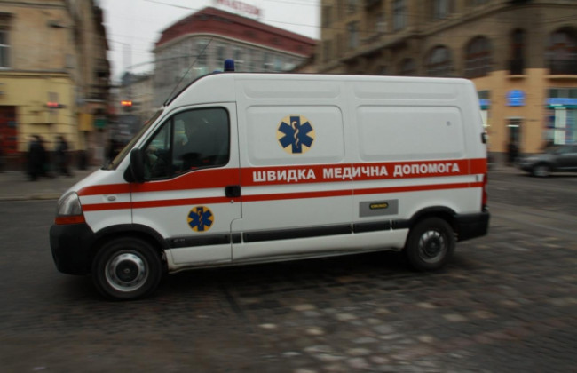 П’яна озброєна жінка напала на бригаду «швидкої» під Києвом