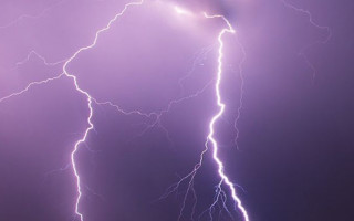 Погибла мгновенно: под Львовом молния убила женщину