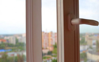 Трагедия под Киевом: 2-летний ребенок выпал с восьмого этажа