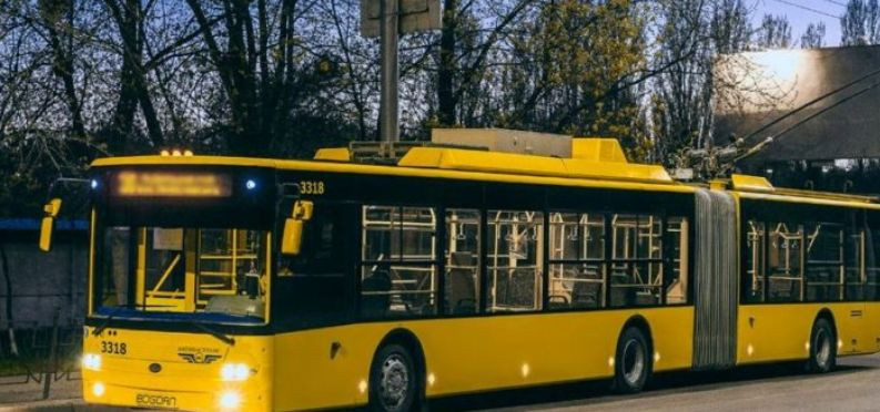 Киевлянам на заметку: ночные троллейбусы снова меняют маршруты