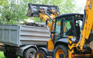 В одному із районів Києва заасфальтують прибудинкові території