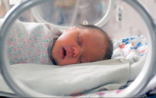 Отказ от детей в роддоме: назвали неутешительную статистику в Украине