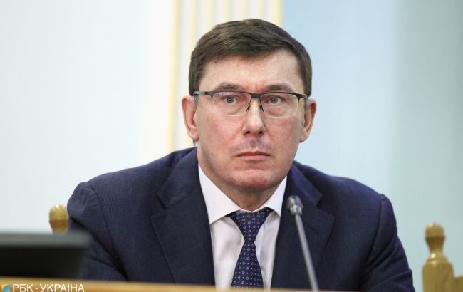 Президент внес в парламент представление на увольнение генпрокурора Луценко