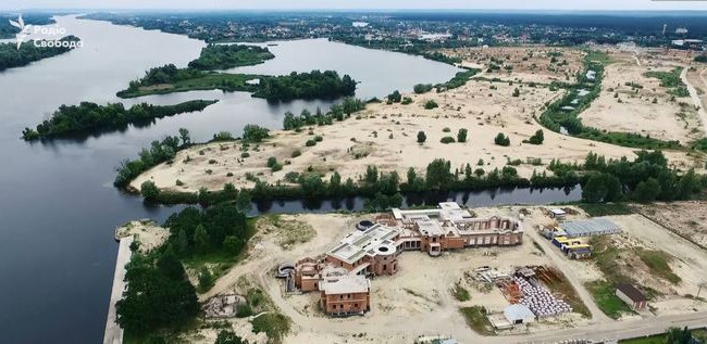 Огромный остров под Киевом вернули государству: все подробности