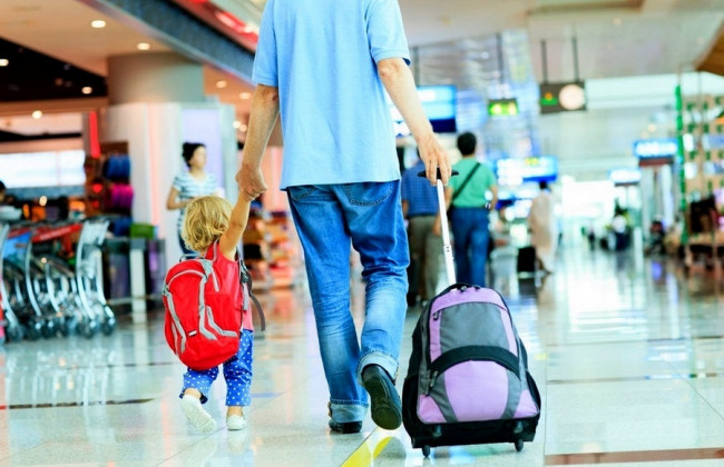 Виїзд за кордон з дитиною: процедуру спрощено