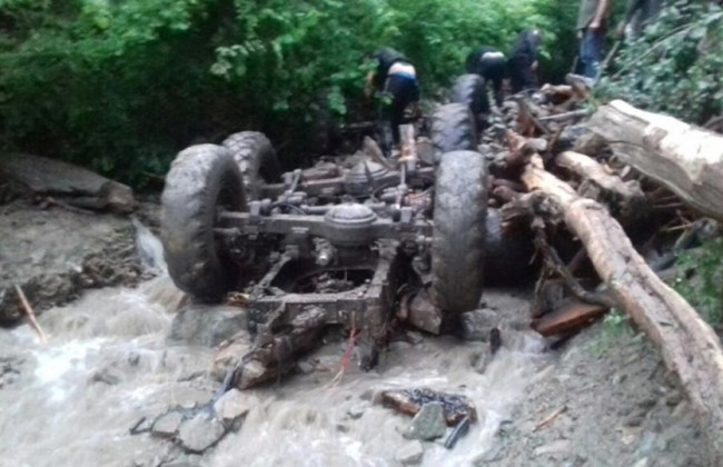 Людей смешало с дровами и грязью: известны подробности жуткого ДТП с лесорубами Закарпатья