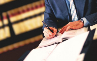 Незаконно отримав диплом, який дозволив зайняти керівну посаду: рішення ВС