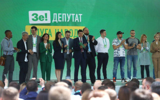 Оприлюднили повний список партії «Слуга народу»: кого Зеленський приведе в парламент