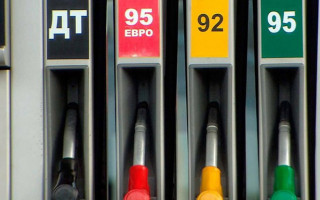 У скільки обійдеться заправити авто: водіям назвали вартість пального на АЗС Київщини