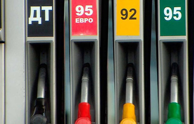 У скільки обійдеться заправити авто: водіям назвали вартість пального на АЗС Київщини