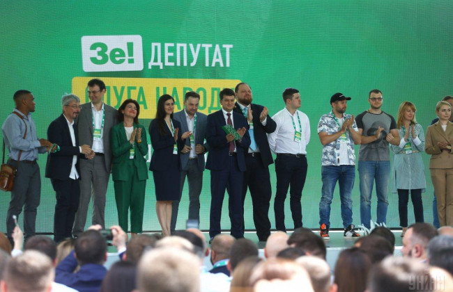 Оприлюднили повний список партії «Слуга народу»: кого Зеленський приведе в парламент