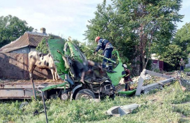 ДТП с грузовиком под Киевом: погибли два человека