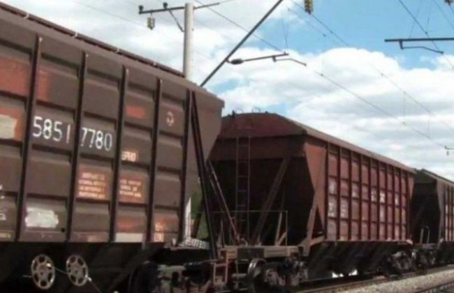 Опасное селфи: под Одессой девушку ударило током на крыше поезда