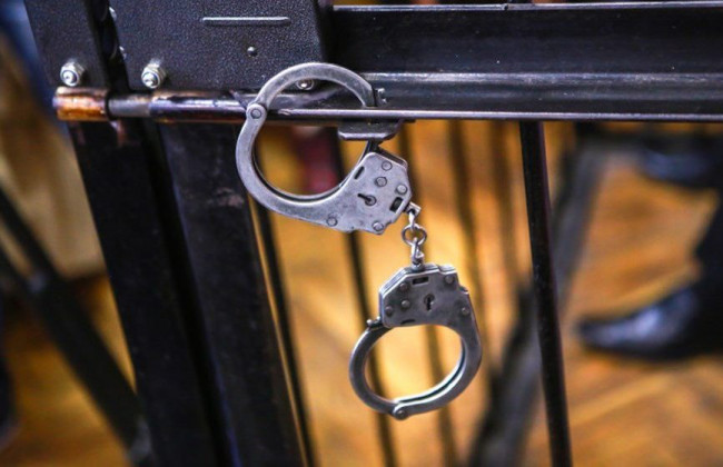 Сорвал цепочку с работницы суда: в громком деле появилось продолжение