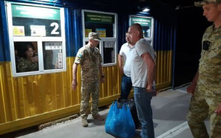 Росія передала Україні капітана захопленого ФСБ судна