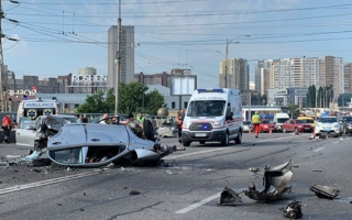В Киеве столкнулись четыре автомобиля: много погибших и пострадавших