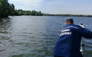 Загадочная смерть: тело женщины нашли в реке под Киевом