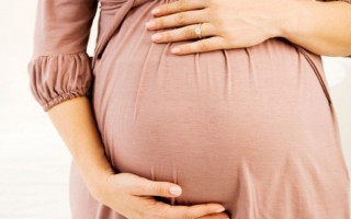 Банда грабіжників напали на вагітну жінку у Києві, є відео