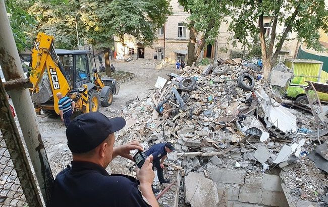 Мощный взрыв в Киеве: появились новые видео и фото с места события