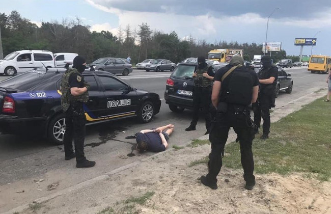 Вилучили 7 автівок: у Києві затримали зухвалу банду