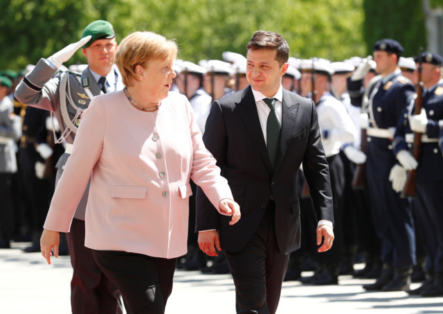 Меркель стало зле під час зустрічі з Зеленським: є відео та подробиці