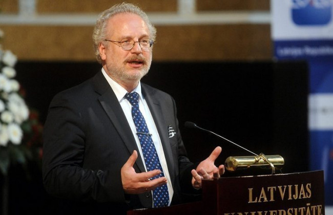 Латвия будет штрафовать за советскую и нацистскую форму