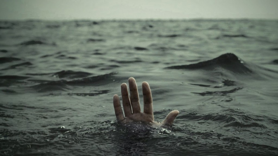Моторошна смерть: чергового потопельника дістали з озера у Києві