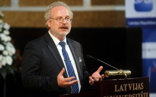 Латвия будет штрафовать за советскую и нацистскую форму