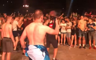 В Киеве зрители концерта устроили массовую драку: появилось видео