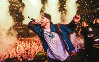 В Киеве произошла массовая драка на стадионе, видео