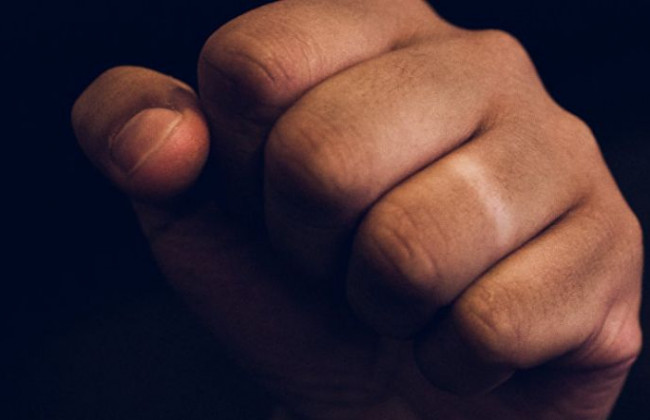 Под Полтавой пьяные полицейские избили мужчину в магазине